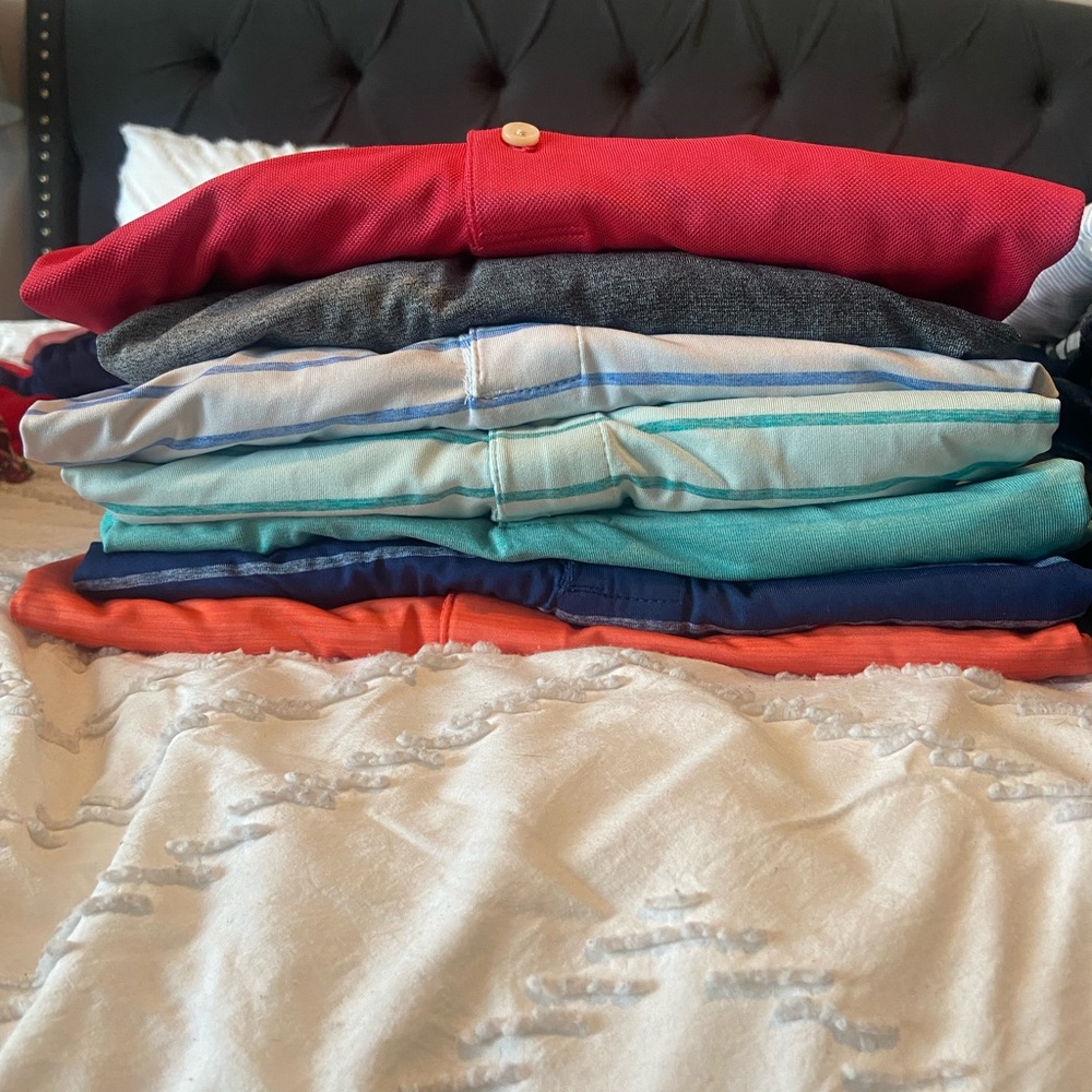 7 men’s golf polos (2 Greg Norman, 5 Members Mark), all size medium